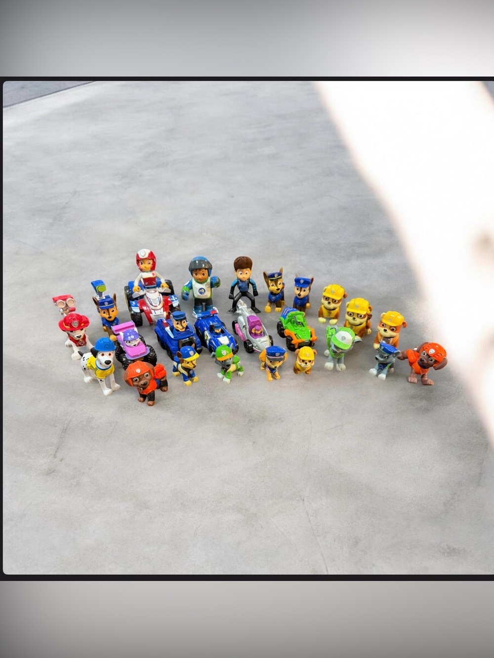 Lot Of 24 Paw Patrol Figures And Vehicles